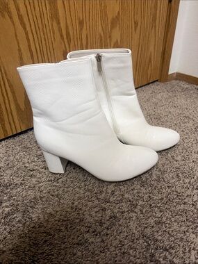 White Women's Ankle Boots with Side Zip